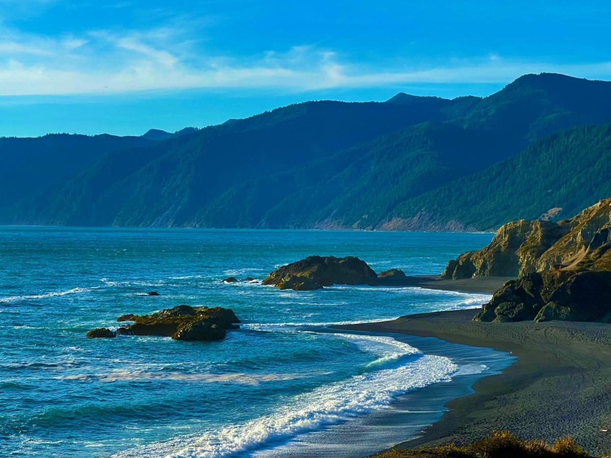 Amazing Oceanview 2 Bedroom Oceanfront! By Oceanviewhottubs Shelter Cove, Ca Tesla Ev Station Extérieur photo