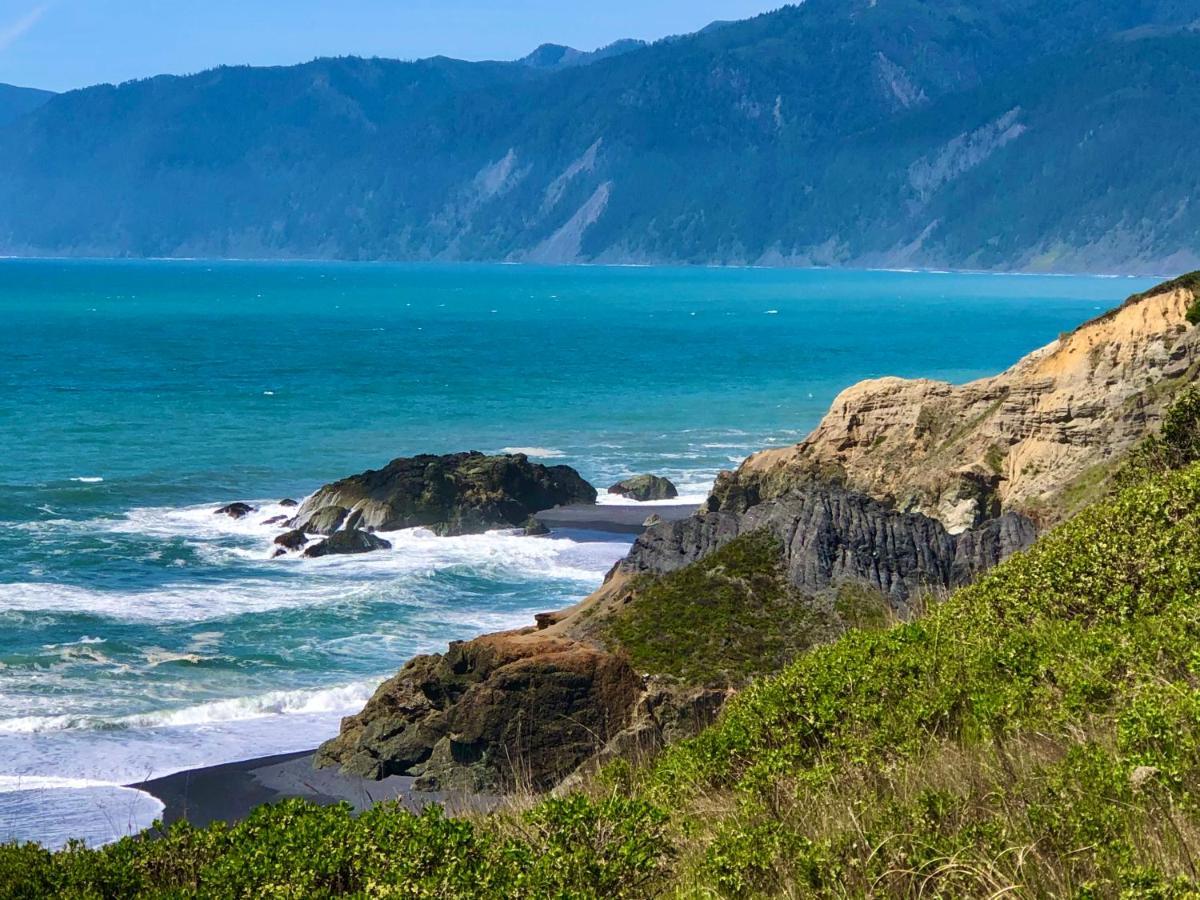Amazing Oceanview 2 Bedroom Oceanfront! By Oceanviewhottubs Shelter Cove, Ca Tesla Ev Station Extérieur photo