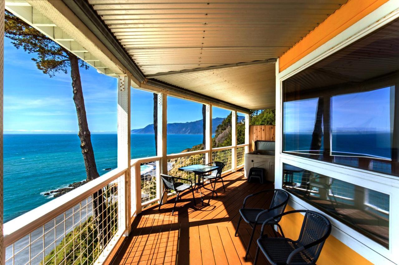 Amazing Oceanview 2 Bedroom Oceanfront! By Oceanviewhottubs Shelter Cove, Ca Tesla Ev Station Extérieur photo