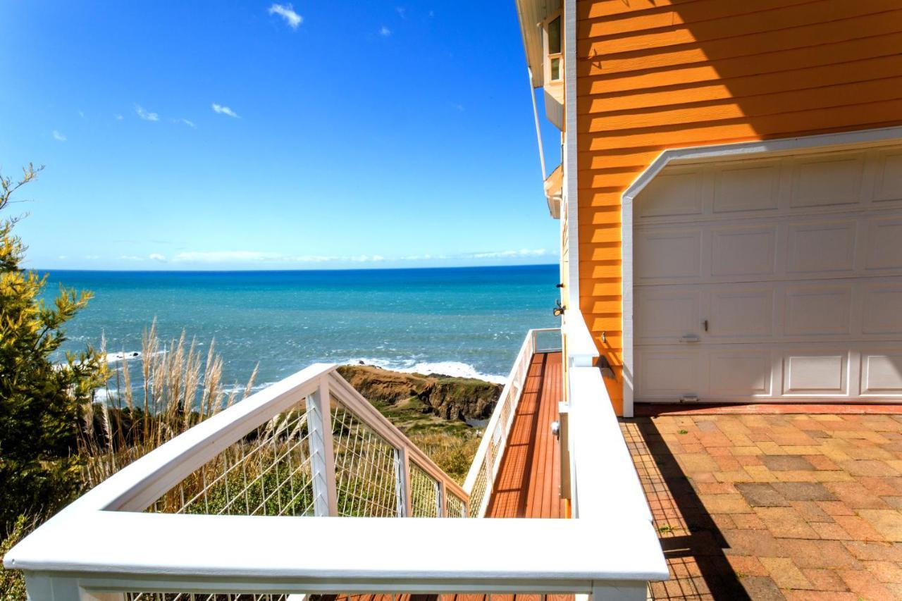 Amazing Oceanview 2 Bedroom Oceanfront! By Oceanviewhottubs Shelter Cove, Ca Tesla Ev Station Extérieur photo