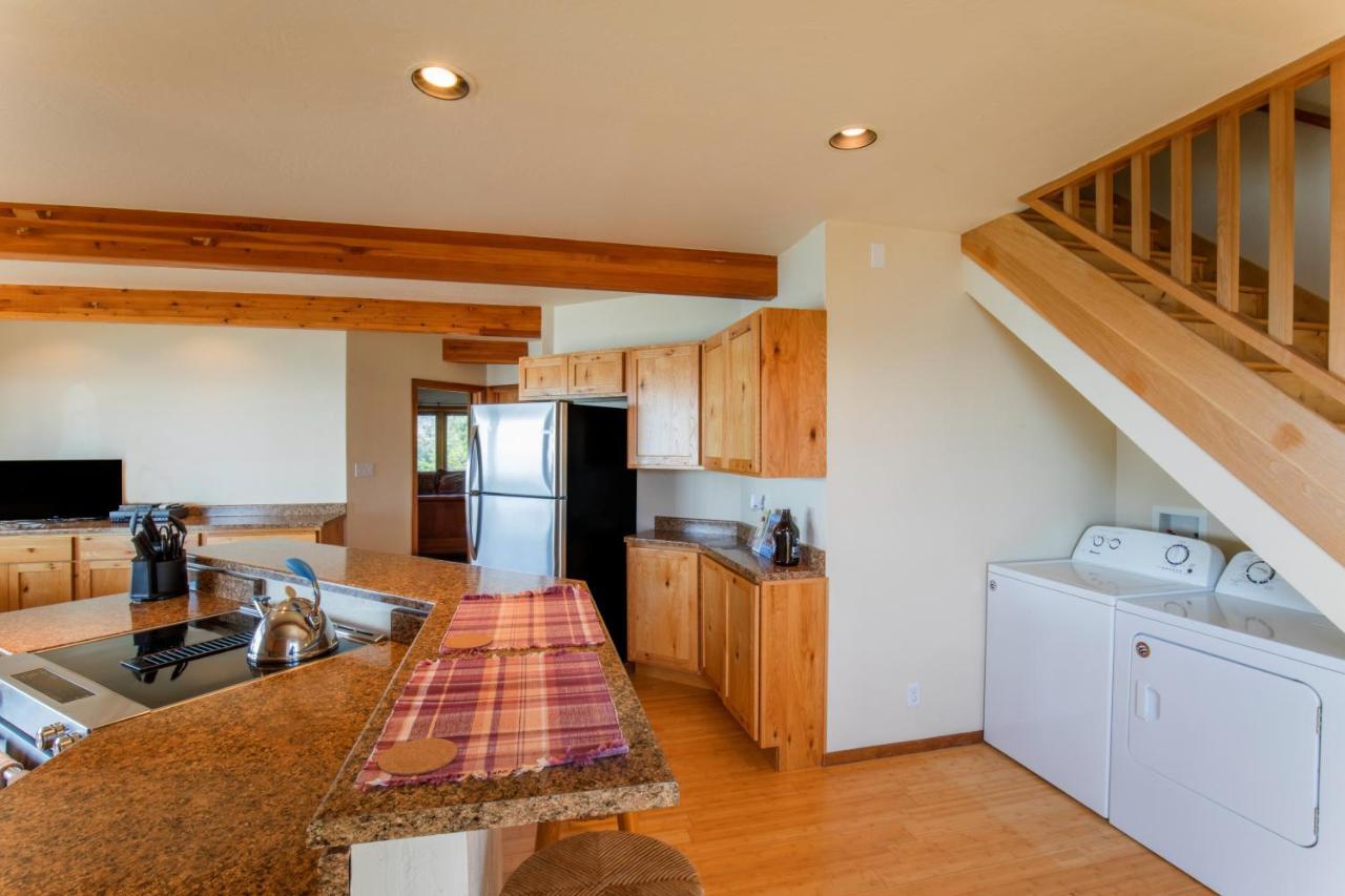 Amazing Oceanview 2 Bedroom Oceanfront! By Oceanviewhottubs Shelter Cove, Ca Tesla Ev Station Extérieur photo
