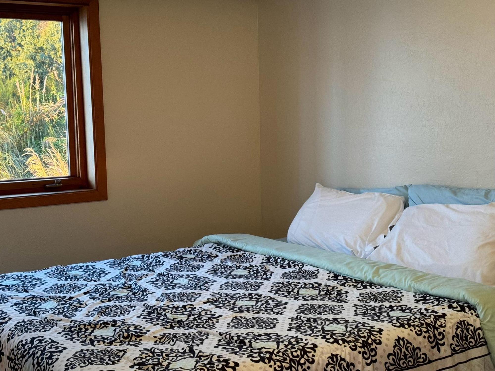 Amazing Oceanview 2 Bedroom Oceanfront! By Oceanviewhottubs Shelter Cove, Ca Tesla Ev Station Extérieur photo